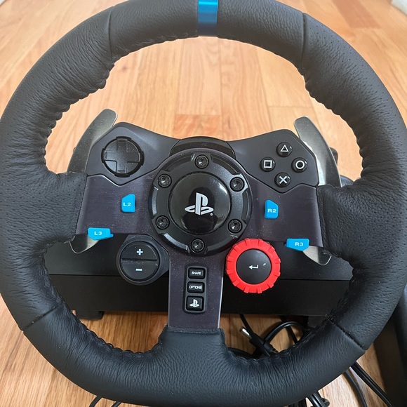Logitech G29 Driving Force Racing Wheel and Pedals for PlayStation 4/5/PC - Picture 3 of 4